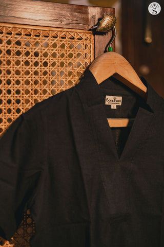 Crop Top Blouse- V Sattai ( Black)