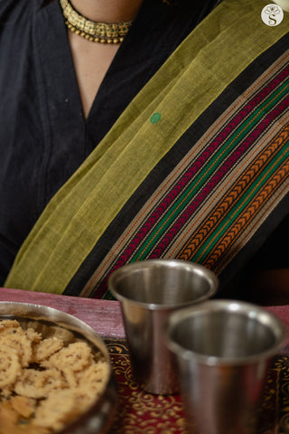 Mushru Varigal - Cotton - Mehendi Green with Black